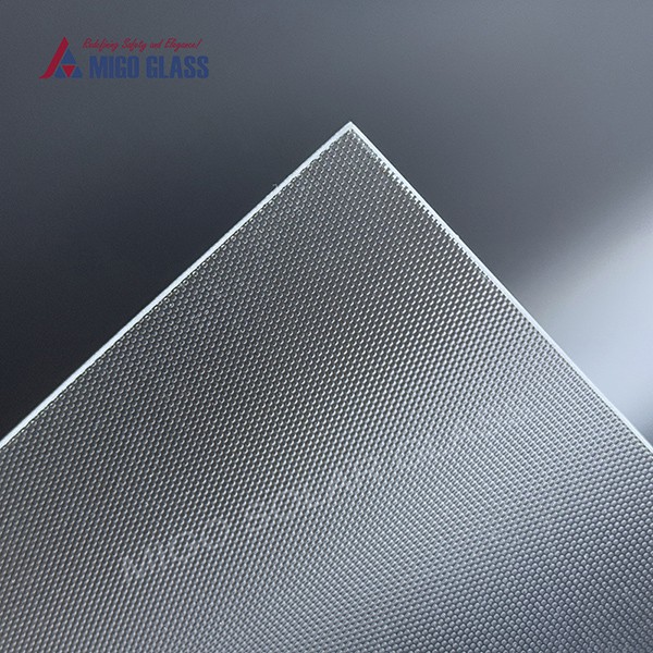 Ojačana solarna stakla